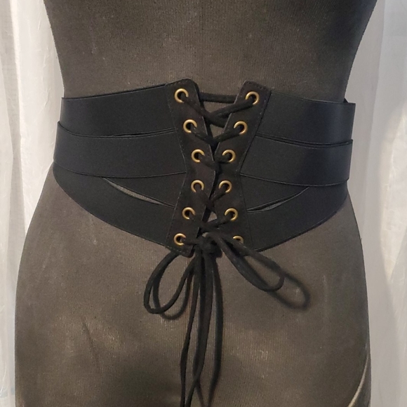 Accessories - 3️⃣/2️⃣5️⃣ Wide Corseted Belt